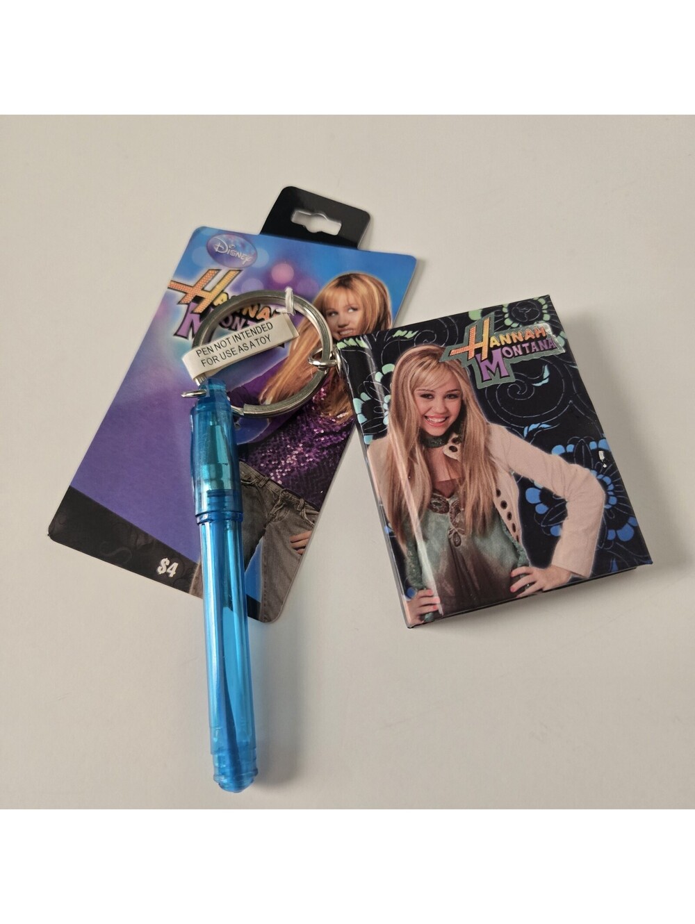 Disney Hannah Montana Miley Cyrus Pen Paper KEYCHAIN NWT